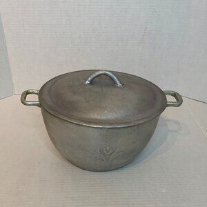 Jamaican Dutch Pot 9.5" x 5" Cast Aluminum Material